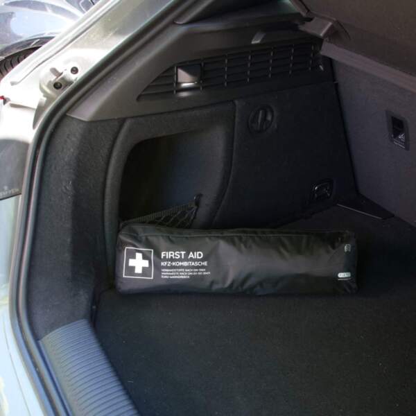 KFZ-Verbandtasche im Kofferraum